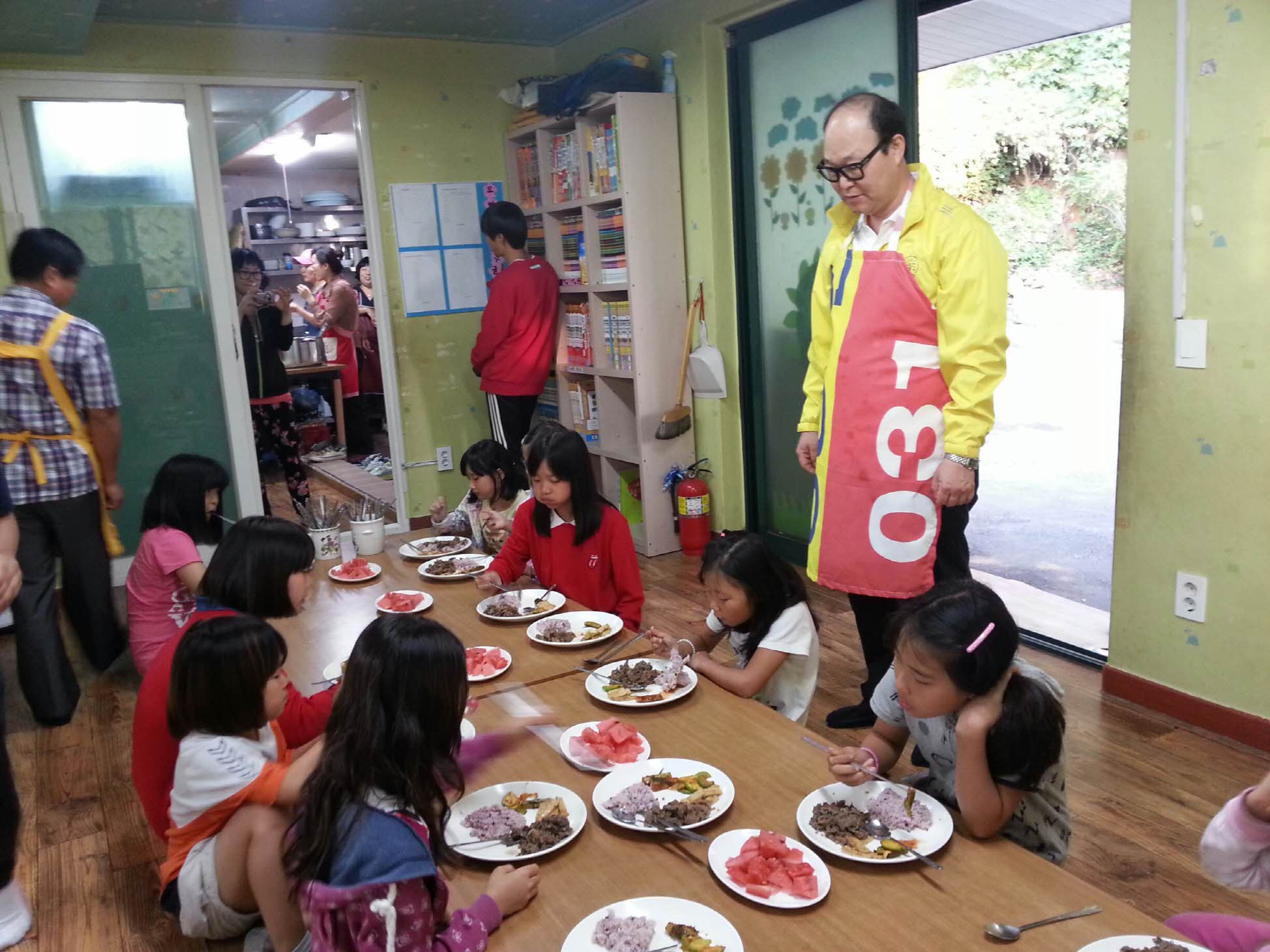 조원1동 주민자치위원회&#44; 지역아동센터 급식봉사